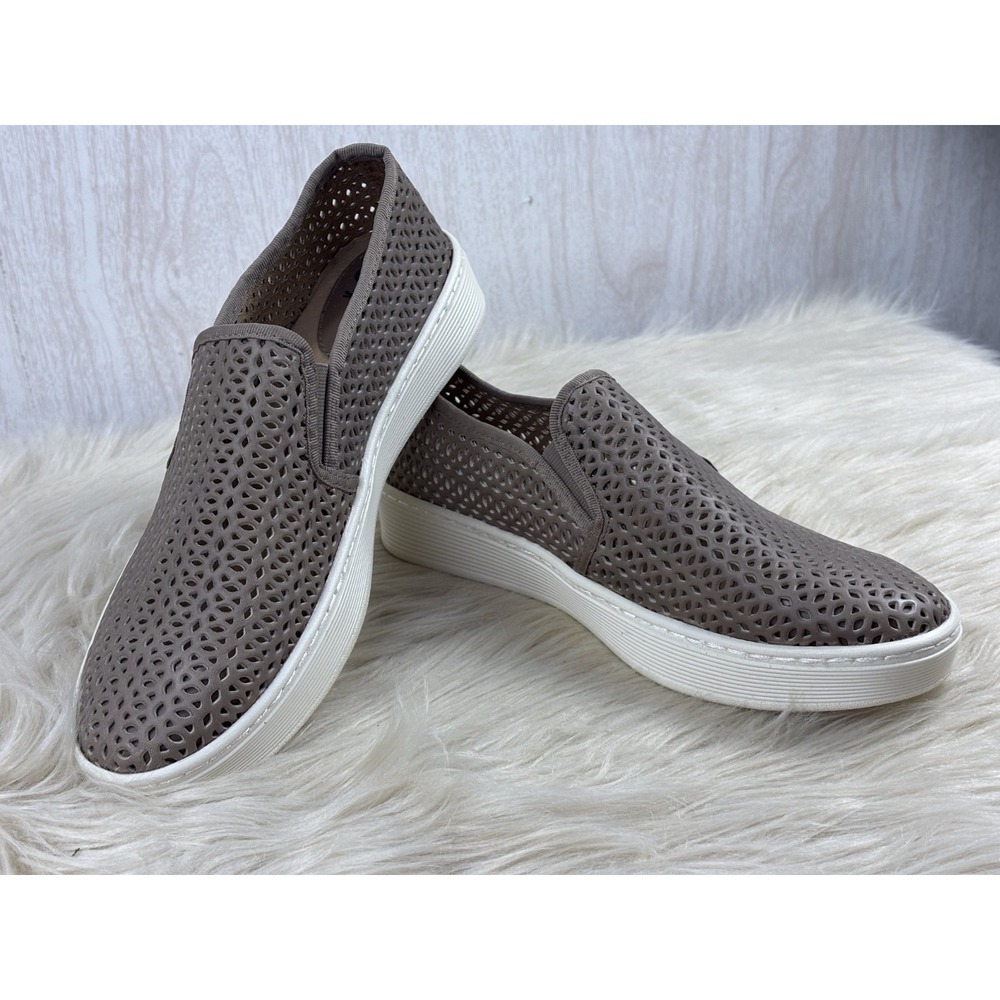 NWOT Sofft Somers II Sneakers Taupe Perforated Leather Slip On Womens 8M